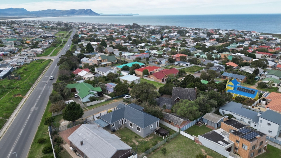 4 Bedroom Property for Sale in Palmiet Western Cape
